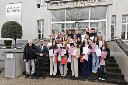 Velika Gorica svečano nagradila svjetske uspjehe Megablasta i Turopoljskih mažoretkinja 1