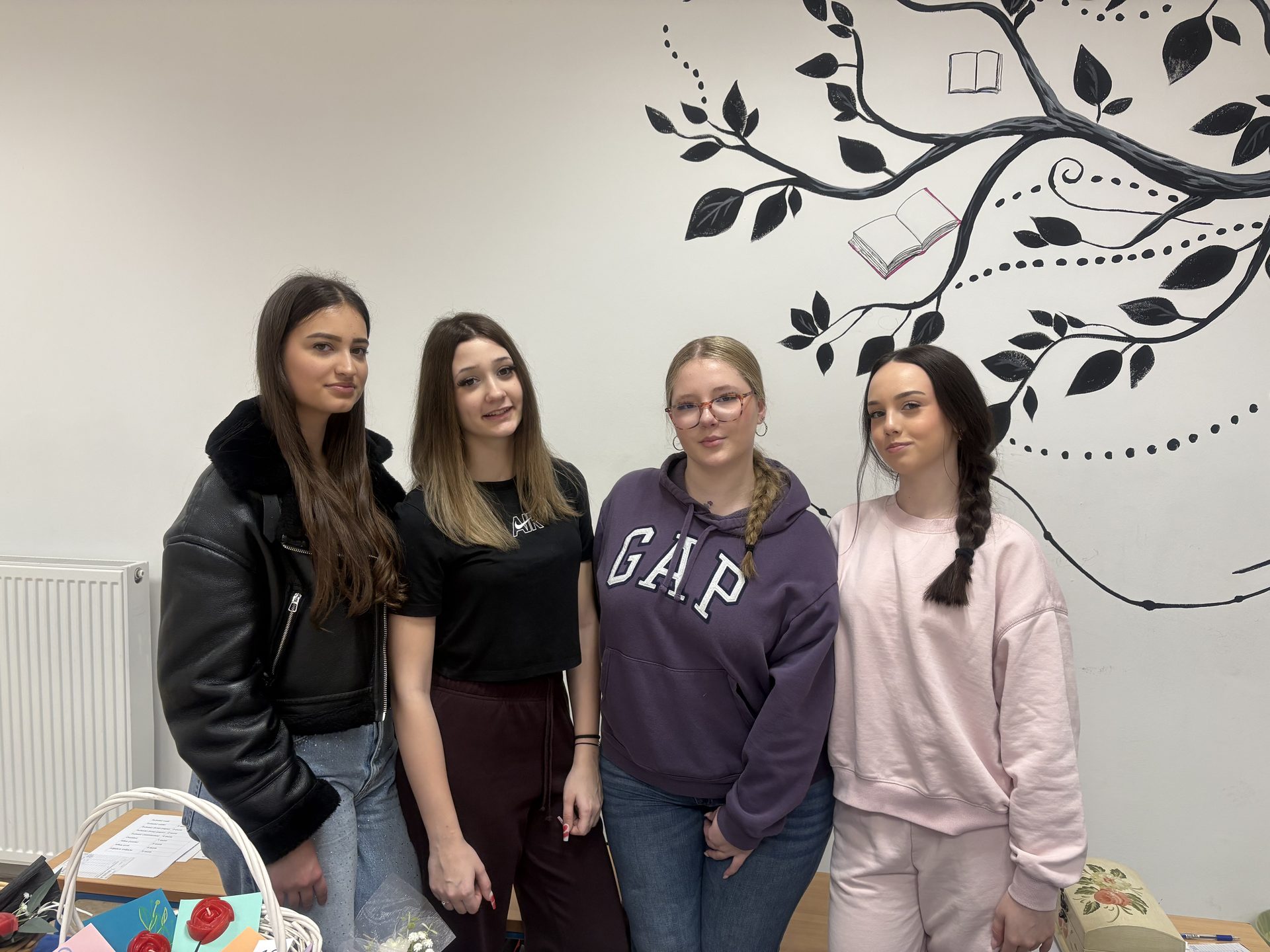 Kreativnost i poduzetništvo na djelu: Učenička zadruga Tur Art oduševila prvom prodajnom izložbom 3