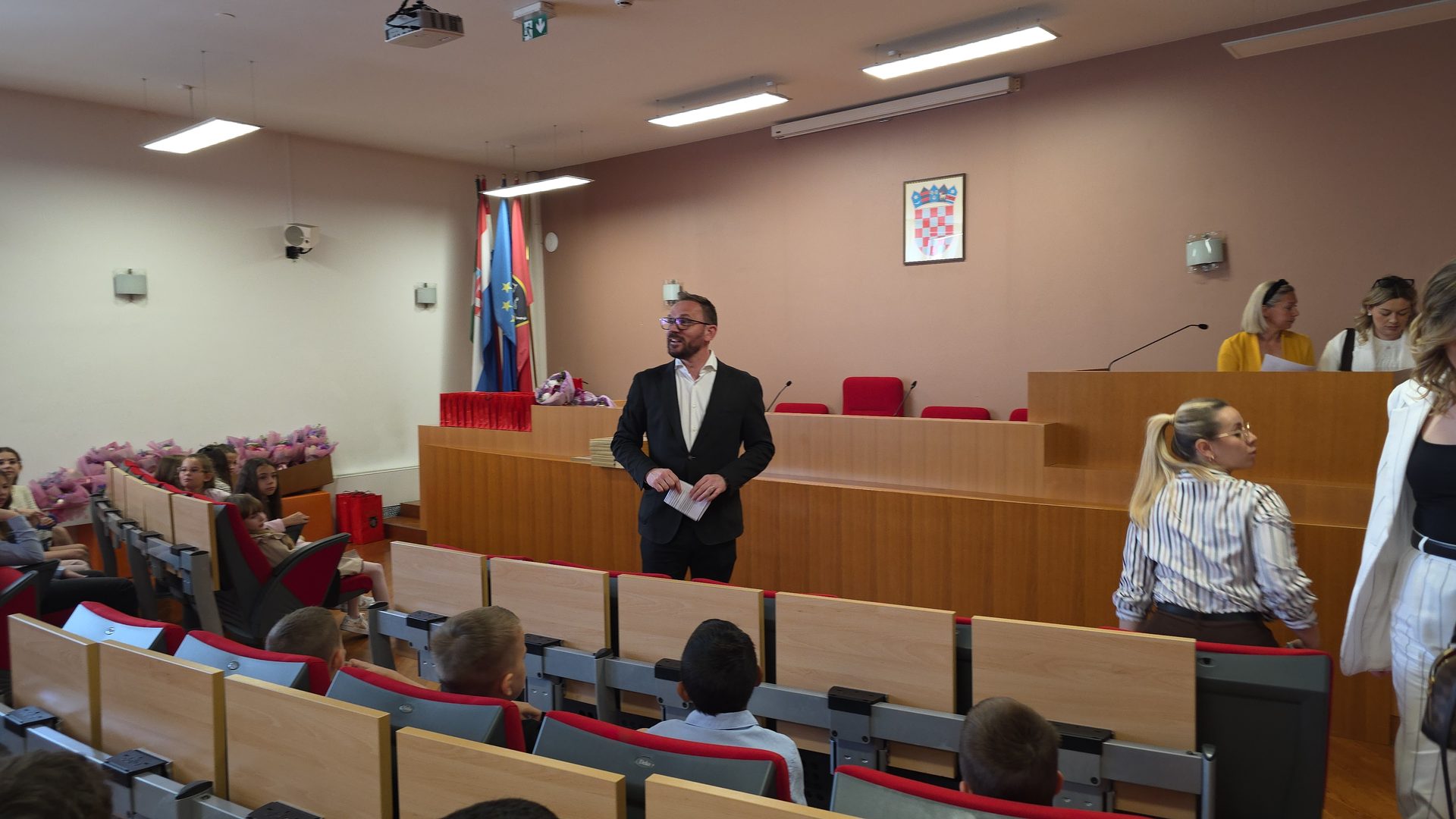 Gradonačelnik Ačkar ugostio plesače SPK Vega: