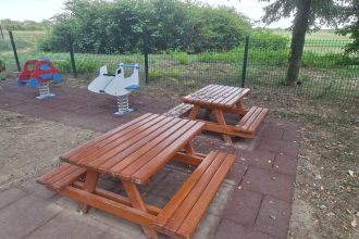 Ukradeni stol i klupice vraćeni u park Dječjeg vrtića Lojtrica 1